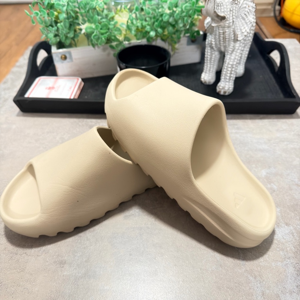 Adidas Yeezy Slides